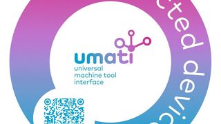 Der Sticker auf der Maschine verrät: diese Maschine ist angeschlossen. Durch Scannen des QR-Codes können die Daten live in einem zentralen Dashboard verfolgt werden. (VDW)