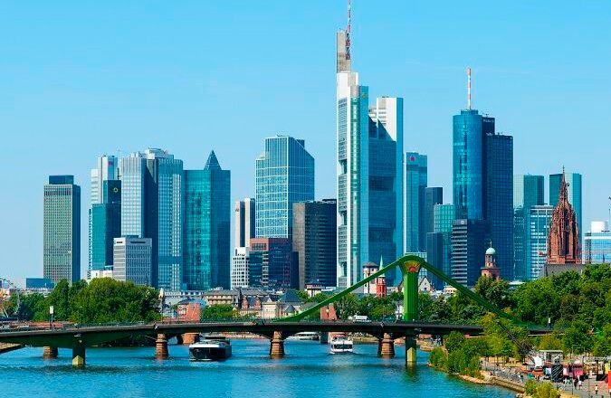 Frankfurt bleibt Knotenpunkt der digitalen Infrastruktur. Colt erweitert sein Glasfasernetz gezielt für neue Rechenzentren und KI-Workloads.(Bild:  Colt)