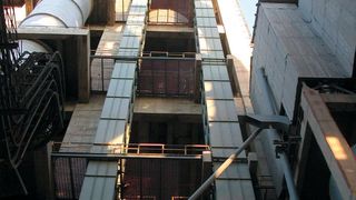 Becherwerke von Beumer: Sie sind zuverlässig, besitzen lange Standzeiten bei niedrigen Betriebskosten und gehören zu den höchsten weltweit. (Bild: Beumer Group)