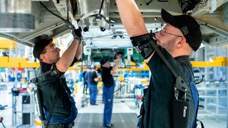 Die deutsche Autoindustrie wird in den nächsten Jahren tausende Stellen abbauen. (Daimler)