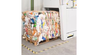 HSM HL 7009 MGB – eine kompakte, horizontale Ballenpresse für die Industrie (Bild: HSM)