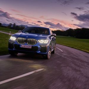 (BMW)
