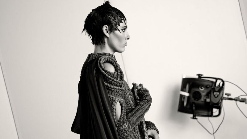 Die Kamera ist immer dabei und erfasst beispielsweise Lauren Wasser aus verschiedenen Blickwinkeln. (Bild: Pirelli/Alessandro Scotti)