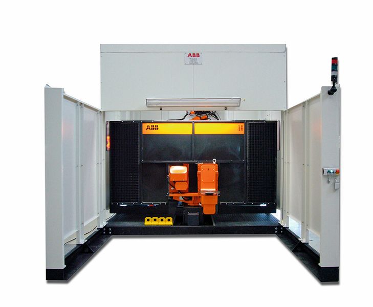 Der Blendschutz des Positionierers dient während des Schweißens als Spritzerschutz. (Bild: ABB)