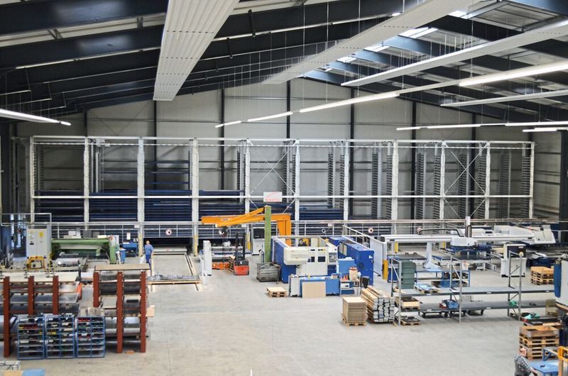 Die Blechbearbeitungsfirma Gebr. Blum setzt an ihrem neuen Standort im pfälzischen Hettenleidelheim (D) auf ein automatisches Kassettenlager von Kasto Maschinenbau. (Kasto Maschinenbau)