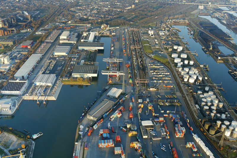 Der Duisburger Hafen ist als weltgrößter Binnenhafen und Europas führendem Hinterlandhub ein Begriff. (Bild: dpl)