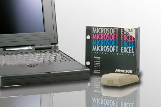 Die Anfänge: Excel wurde mit Word, Powerpoint und Mail zu einer Office-Suite für den Macintosh gebündelt.(Microsoft)