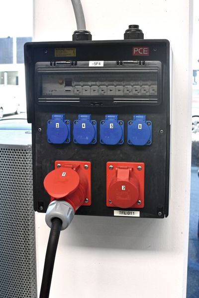 Die 1988 Brandt GmbH produziert hauptsächlich Formen und Werkzeuge für den Kunststoffspritzguss, viele davon für ihren Mehrheitseigentümer, den Stecksystemhersteller PC Electric GmbH. (Bild: Peter Kemptner)