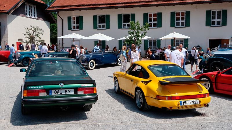 Im Ost- und Unterallgäu wurden und werden begehrenswerte Autos gebaut, wie Alpina B7 S Turbo und Ruf CTR Yellowbird belegen. (Bild: Diehl – VCG)
