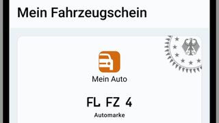 Die i-Kfz-App des Kraftfahrbundesamtes (KBA) wurde seit Herbst 1,8 Millionen Mal heruntergeladen. Autofahrer können dort unter anderem ihren Fahrzeugschein digital hinterlegen. (Bild: KBA)
