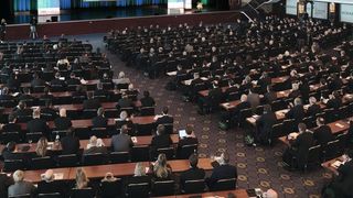 Die VDA-Veranstaltung im Vorjahr. Rund 800 Teilnehmer tauschten sich über die wichtigen Branchenthemen aus. (VDA)