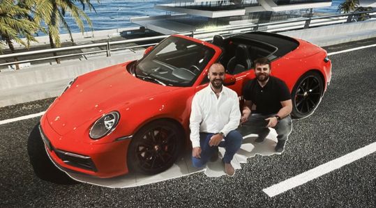 (Die Besucher und der Porsche 911 können in virtuelle Welten platziert werden. (Bild: Porsche Museum))
