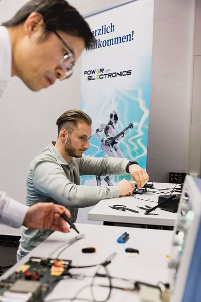 Impressionen von Power of Electronics 2025. (Bild: Stefan Bausewein)