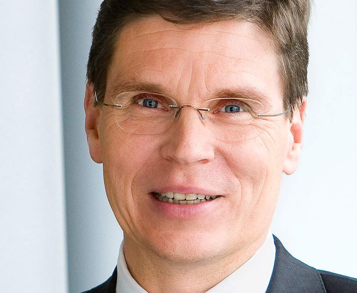 Ab dem Vollzugstag der Ciba Übernahme im Ciba-Verwalrungsrat: Dr. Hans-Ulrich Engel  (Bild: BASF)
