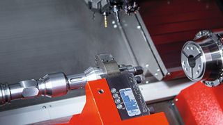 The Maxxturn 65 G2 ensures steady rest for shaft machining. (Florian Stuerzenbaum/Emco)