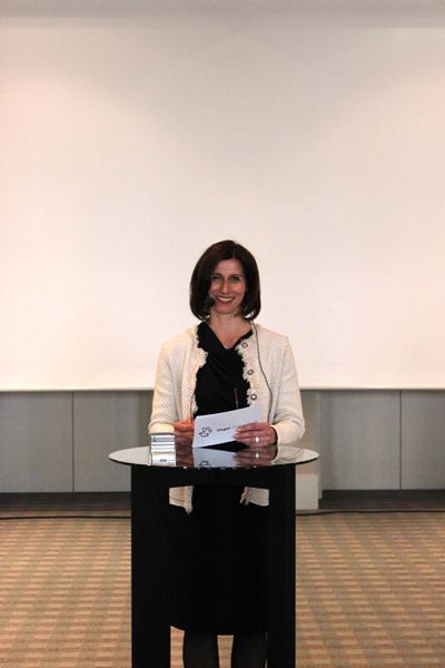 Daniela Schilling, Leiterin der Vogel IT-Akademie, eröffnete das Gipfeltreffen zum diesjährigen Motto „Transform to Perform – Erfolgreiches Business im Zeichen des Wandels“. (Bild: IT-BUSINESS)