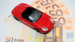 Autokäufer gehen oft auf eigene Faust auf die Suche nach günstigen Finanzierungskonditionen. Dem Handel entgehen dadurch Chancen.  (Bild: frei lizenziert)