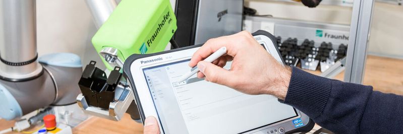 Roboter-Programmierung nach dem Drag-and-Drop-Prinzip(Bild:  Fraunhofer IPA)