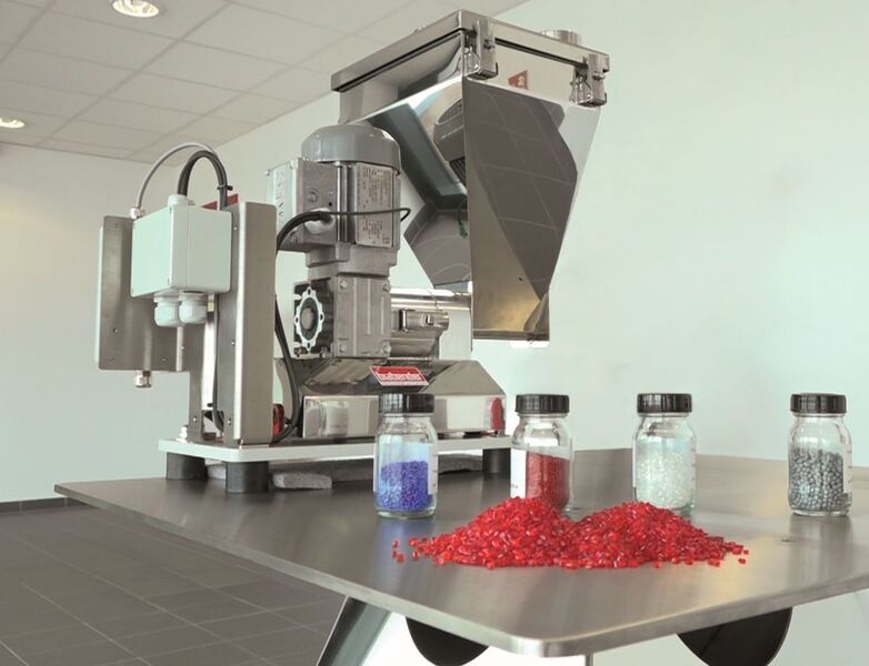 Genauer gesagt, bietet Brabender Technologie die Typen DS60 und DS80 in zwei Versionen an. So gibt es eine S-Variante, bei der Motor und Schnecke verbunden bleiben und eine E-Variante, welche die Trennung von Motor und Schnecke erlaubt, so Brabender. (Brabender)