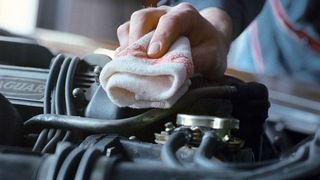 Erstausstattung, Anliefern und Abholen der Putztücher sowie deren fachgerechtes Waschen gehören zu den Full-Service-Leistungen von Mewa. Bild: Mewa (Archiv: Vogel Business Media)