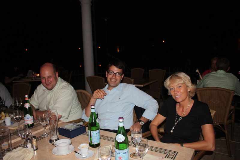 Alexander Picker von Red Hat, Mario Gothan von Comstor und Claudia Ketzer von Arrow ECS genossen die Veranstaltung. (Archiv: Vogel Business Media)