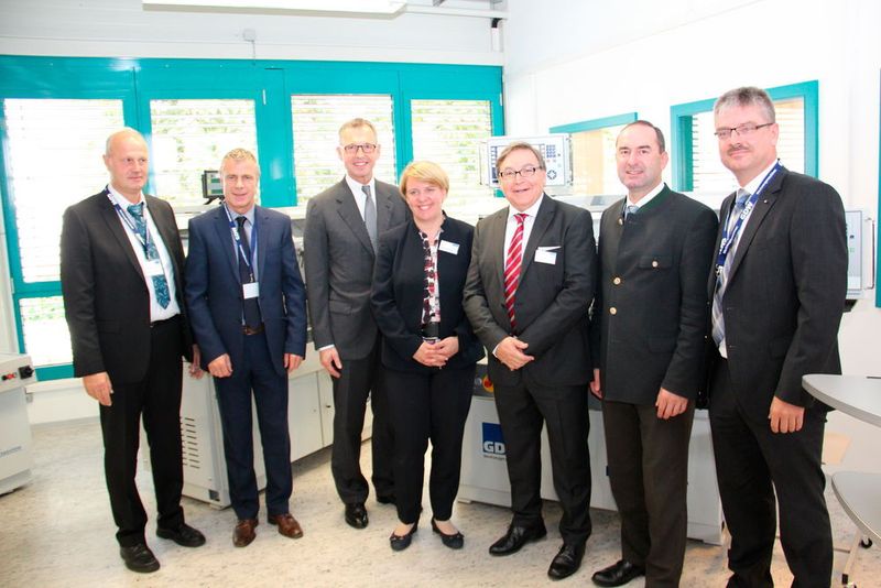 Präsentierten stolz die Weltpremiere der 2. Generation der Comfortline-Baureihe aus dem Hause GDW. (Sonnenberg)