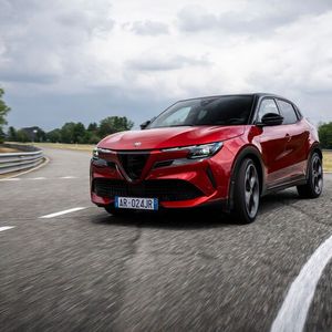 48.500 Euro plus einige mehr für Extras werden fällig.(Bild:  Alfa Romeo)