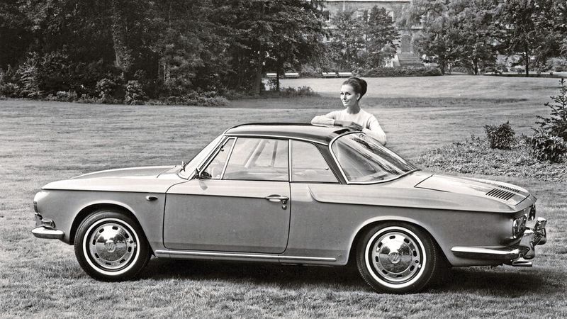 Auf Basis des Typ 3 entstand ab 1961 der Karmann Ghia Typ 34, genannt „der große Karmann-Ghia“. Er war kein wirtschaftlicher Erfolg und nach nur 42.505 Fahrzeugen wurde dieser Typ ohne Nachfolger eingestellt.   (Bild: VW AG)