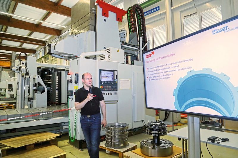 Präsentation Lösungen der Gehäusefertigung. (Anne Richter, SMM)