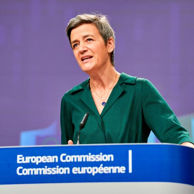 Die Exekutiv-Vizepräsidentin der Europäischen Kommission, Margrethe Vestager, erklärte, dass sie den Weg für staatliche Beihilfen energieintensiver Unternehmen frei macht.