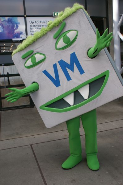 Im Bella Center jedoch gab es ein warmes Willkommen. Nicht ganz so kunstvoll wie die kleine Meerjungfrau, dafür aber lebendig: Das Maskottchen der VMworld Europe 2011 (Archiv: Vogel Business Media)
