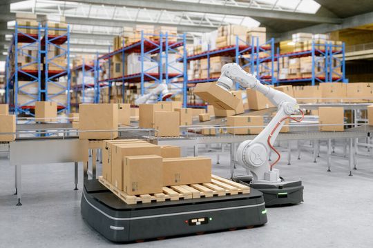 Das Automatisierungspotenzial von fahrerlosen Transportsystemen schafft Transparenz, aber auch Flexibilität und Skalierbarkeit. Das Automatisierungspotenzial von fahrerlosen Transportsystemen schafft Transparenz, aber auch Flexibilität und Skalierbarkeit.