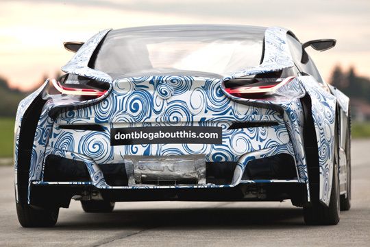 BMW „Vision Efficient Dynamics“: Für den umweltschonenden Vortrieb sorgt ein Dreizylinder-Dieselmotor mit 1,5 Liter Hubraum und 120 kW/163 PS im Zusammenspiel mit zwei E-Motoren an Vorder- und Hinterachse. (Archiv: Vogel Business Media)