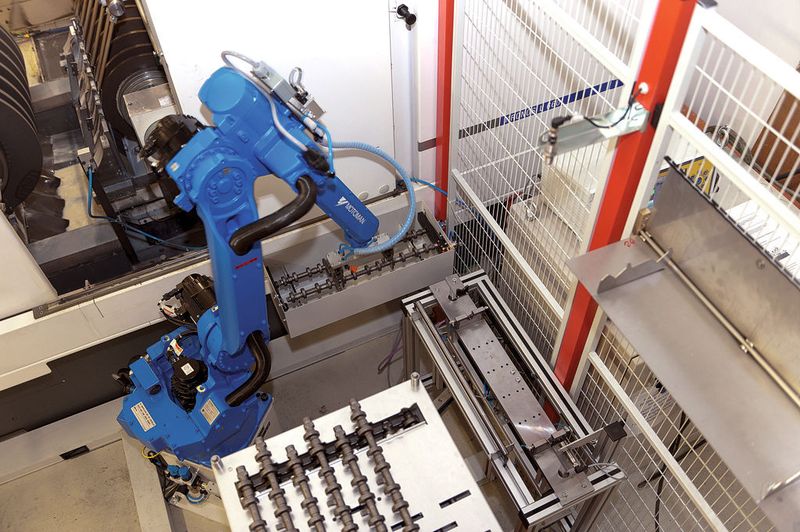 Bild 4: Qualitätssicherung eingebaut: Beide Roboterzellen integrieren präzise, schmutzunan- fällige Staudruckmessgeräte.  (Bild: Klaus Hennecke)