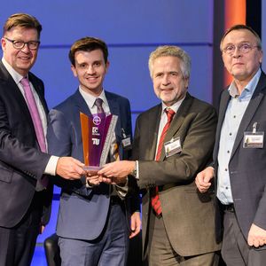 Auf dem Rohstoffgipfel 2019 wurde der Start-up-Preis “Resource Innovator” an das junge Unternehmen Ineratec aus Karlsruhe vergeben. 