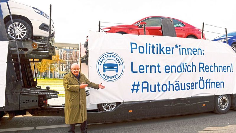 ZDK-Präsident Jürgen Karpinski begleitete die Aktion des Kfz-Gewerbes in Berlin.(Bild:  Jens Jeske/www.jens-jeske.de)