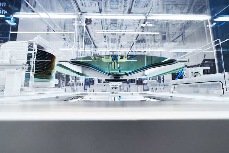 Gemeinsam Automatisierungslösungen erarbeiten: Das ermöglicht das FEC Chemnitz, besonders für Kunden der Halbleiterindustrie. (Bild: Ruediger J. Vogel)