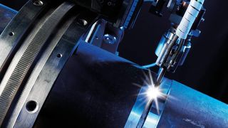 Das WIG-Engspalt-Schweißen kombiniert besser als jedes andere Lichtbogen-Schweißverfahren Produktivität mit Qualität – die Fügenähte sind zu 100% durchgeschweißt. (Archiv: Vogel Business Media)