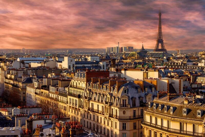 Paris wurde 2017 mit dem European Capital of Innovation Award ausgezeichnet. Der Klima-Energie-Plan der Stadt zielt darauf ab, 75 Prozent der Treibhausgasemissionen in den nächsten 35 Jahren zu reduzieren. Die Stadt ist ein Pionier in Sachen Energieeffizienz und hat mehrere Initiativen in diesem Bereich gestartet, darunter die Förderung von umweltfreundlichen Gebäuden, von Solarenergie und intelligenter Beleuchtung. Issy Grid ist das erste Smart Grid in Frankreich.  (gemeinfrei)