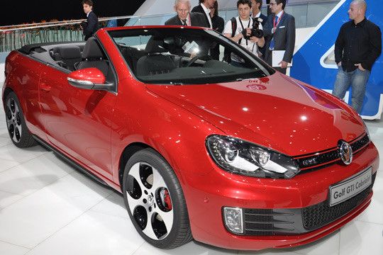 In Genf zeigte VW unter anderem das Golf-GTI-Cabrio – ganz offen in 7,3 Sekunden von null auf 100. (Foto: Rehberg)