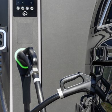 Vattenfall und Wireless Car wollen automatisierte Ladevorgänge anbieten: ohne Karte oder Ladeapp. (Bild: Mercedes-Benz)