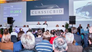 Classicbid versteigerte auf der Retro Classics in Stuttgart 53 automobile Klassiker. (Foto: Classicbid)