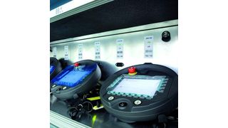 Bild 1: IWLAN prüft IWLAN: Auch die neuen Simatic Mobile Panels 277F IWLAN zur drahtlosen Bedienung sicherheitskritischer Applikationen werden im Paternoster geprüft. (Archiv: Vogel Business Media)
