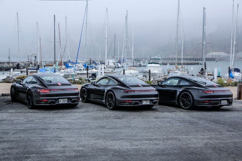Ernst hat er schon genug damit zu tun, seine Truppe im Zaum zu halten, wenn er mit den Elfern im Morgengrauen aus dem Hotel huscht und die Armada der Prototypen durch die Straßen von San Francisco jagt. (Bild: Porsche)