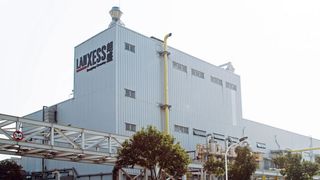 Lanxess produziert am Standort Nantong, China, auf einer Fläche von über 100.000 Quadratmetern Urethane und Schmierstoffe. (Lanxess)