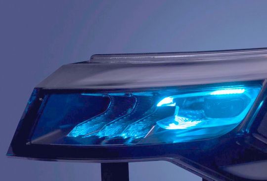 Covestro kann einen neuen Lichtblick in Sachen chemisches Recycling von Polycarbonat (PC) vermelden. Durch Chemolyse, heißt es, kann der Kunststoff wieder in seine Monomere überführt werden. Das schließe den Wertstoffkreislauf in idealer Weise. Hier mehr dazu ...(Bild:  Covestro)