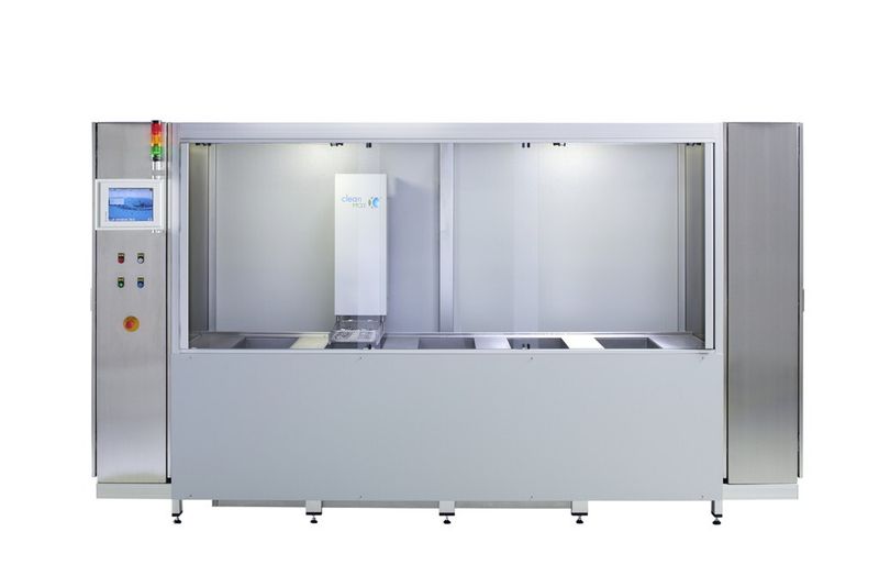 Die Cleanmax Ultrasonic VS1 ist eine vollautomatische, sehr kompakte, mehrstufige, 4- bis 7-Kammer-Ultraschall-Reinigungsanlage mit beheizbaren Kammern in zwei Beckengrößen, (Bild: Cleanmax)