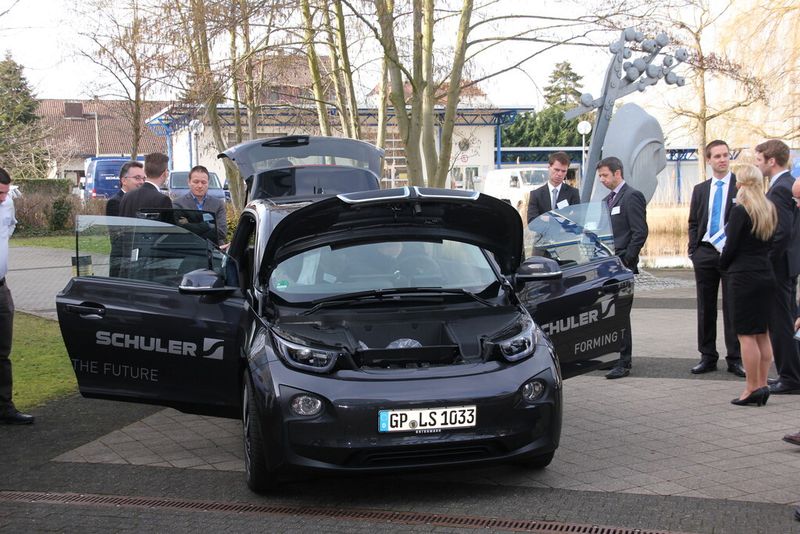 ... dass 10 Langhubpressen von Schuler seit Jahren die Karosserieteile fertigen. (Bild: Sonnenberg)