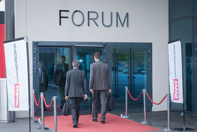 Das 1. SMM-InnovationsFORUM Fertigung öffnet die Tore für die über 200 Teilnehmer. (Thomas Entzeroth)