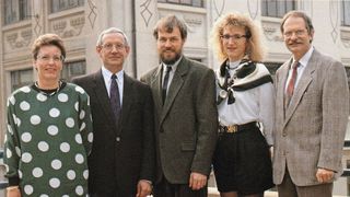 L'équipe du MSM en 1992. De gauche à droite : Claire Bruand (secrétaire de rédaction), Jacques ​Deladoey (vente des annonces en suisse romande pour le MSM et son pendant alémanique SMM), Jean-René Gonthier (rédacteur), Ariane Demont (secrétaire des ventes) et Edouard Huguelet (rédacteur en chef). (Source : MSM)